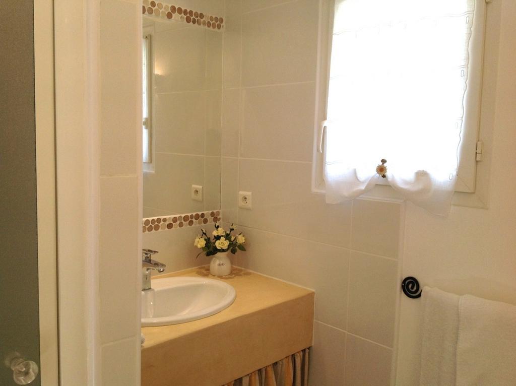 Le Clos Des Cigales Roussillon (Vaucluse) Quarto foto