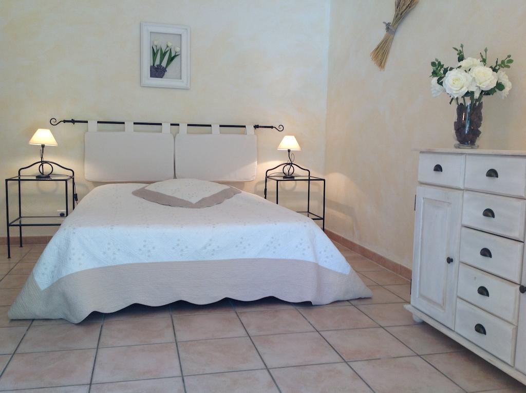 Le Clos Des Cigales Roussillon (Vaucluse) Quarto foto