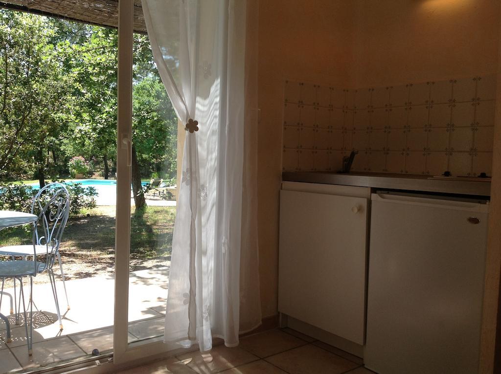 Le Clos Des Cigales Roussillon (Vaucluse) Quarto foto