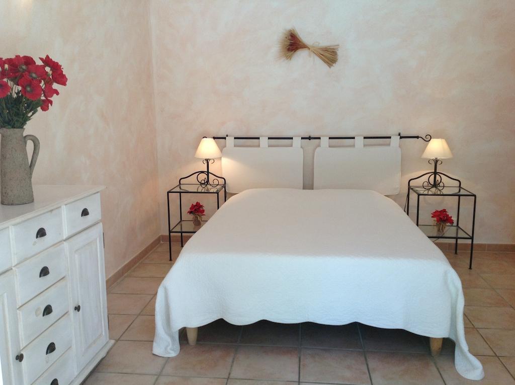 Le Clos Des Cigales Roussillon (Vaucluse) Quarto foto